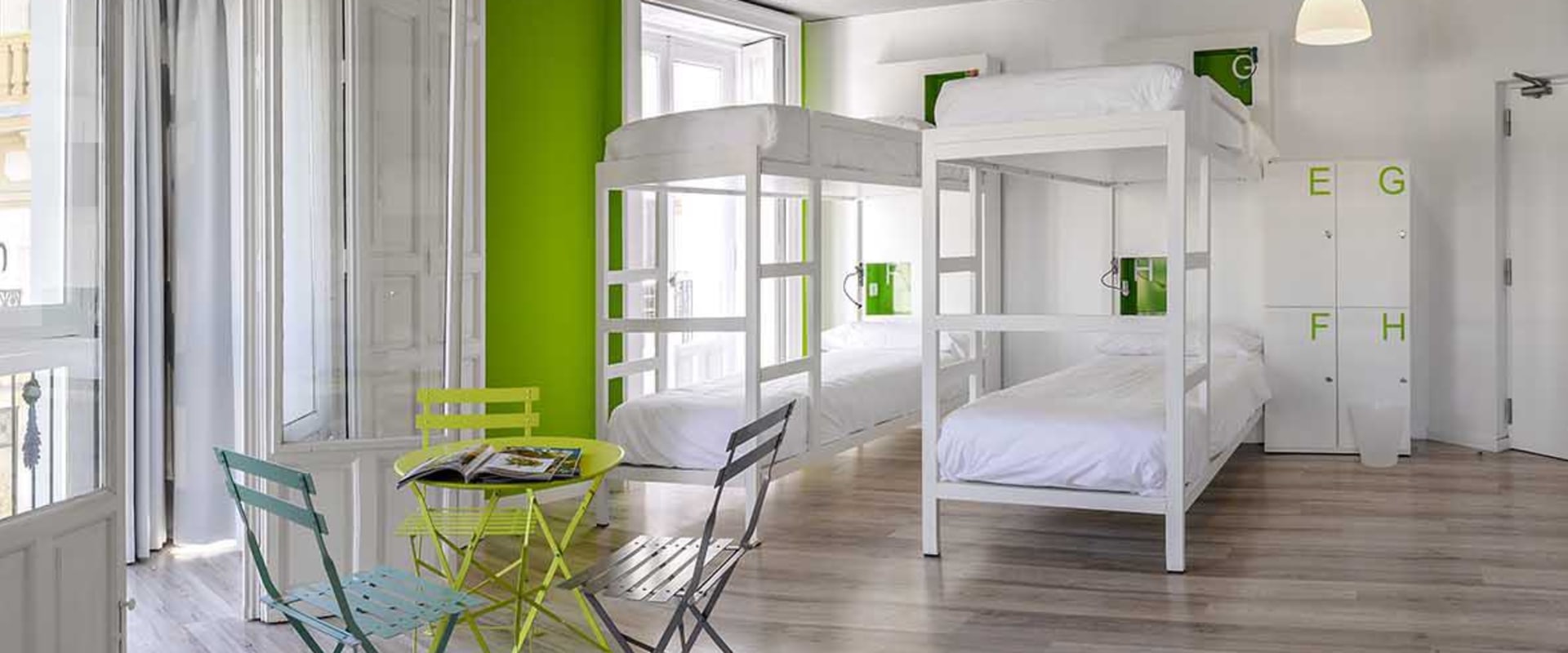 Explore Sunshine Coast with Affordable Hostel Rooms