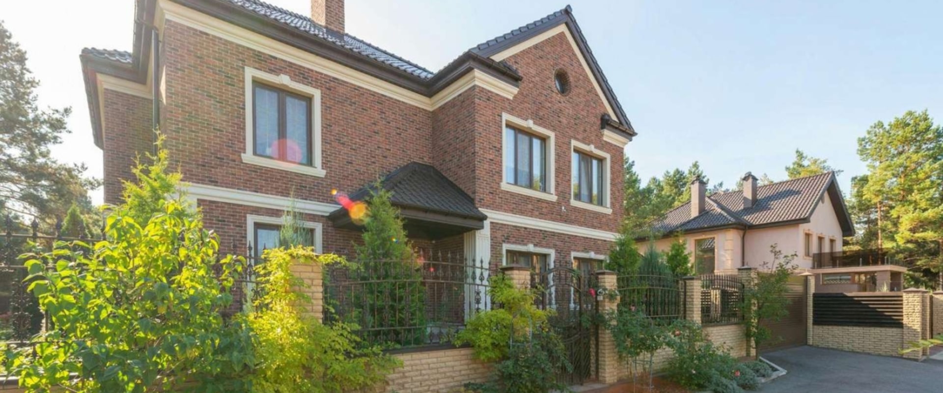 Vancouver Roof Repairs: Preparing Your Home For Stunning Real Estate Photos