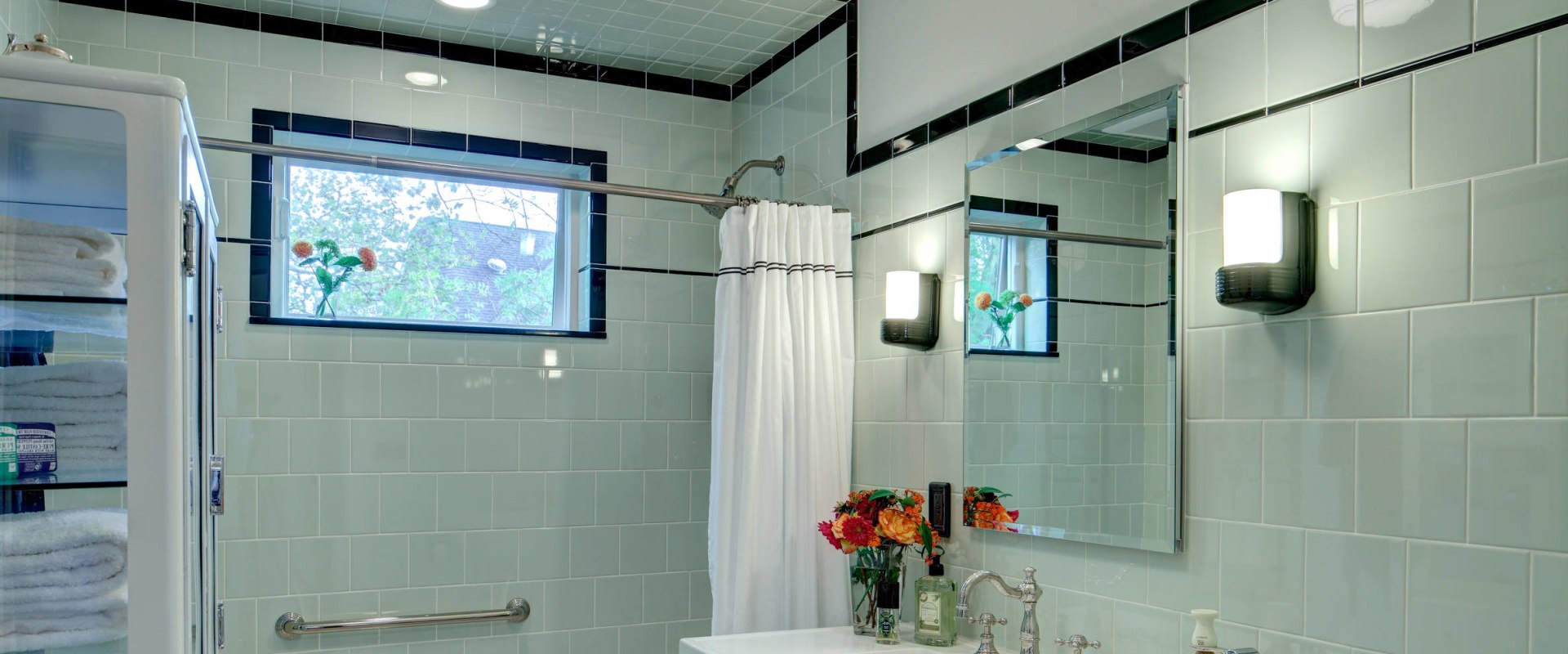 Boosting Curb Appeal Indoors: The Role Of A Bathroom Remodeling Contractor In Real Estate Photography Success In Cottonwood Heights
